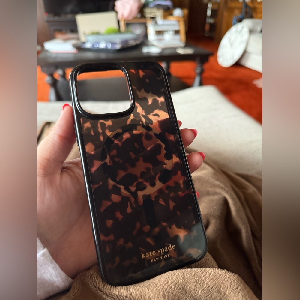 Apple iPhone 16 pro max Kate spade case